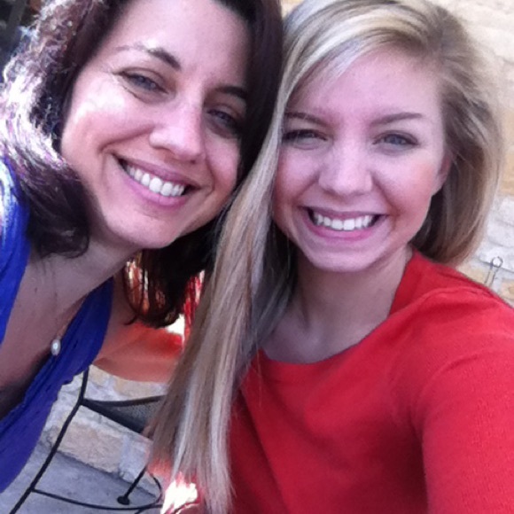 Meet your Posher, Lillian - Picture 3 of 3